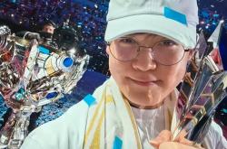 继“Gumayusi離(lí)开T1，大师兄透(tòu)露：除Faker其他人都(dōu)能被换”後(hòu)，Faker談(tán)第六冠感受(shòu)：比(bǐ)赛结束後(hòu)，衹(zhǐ)想(xiǎng)著(zhe)明年(nián)要更努力