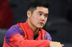 刘国正解说屡次上演神预言，轻描淡写点破比赛玄机，网友刷屏：干解说太可惜