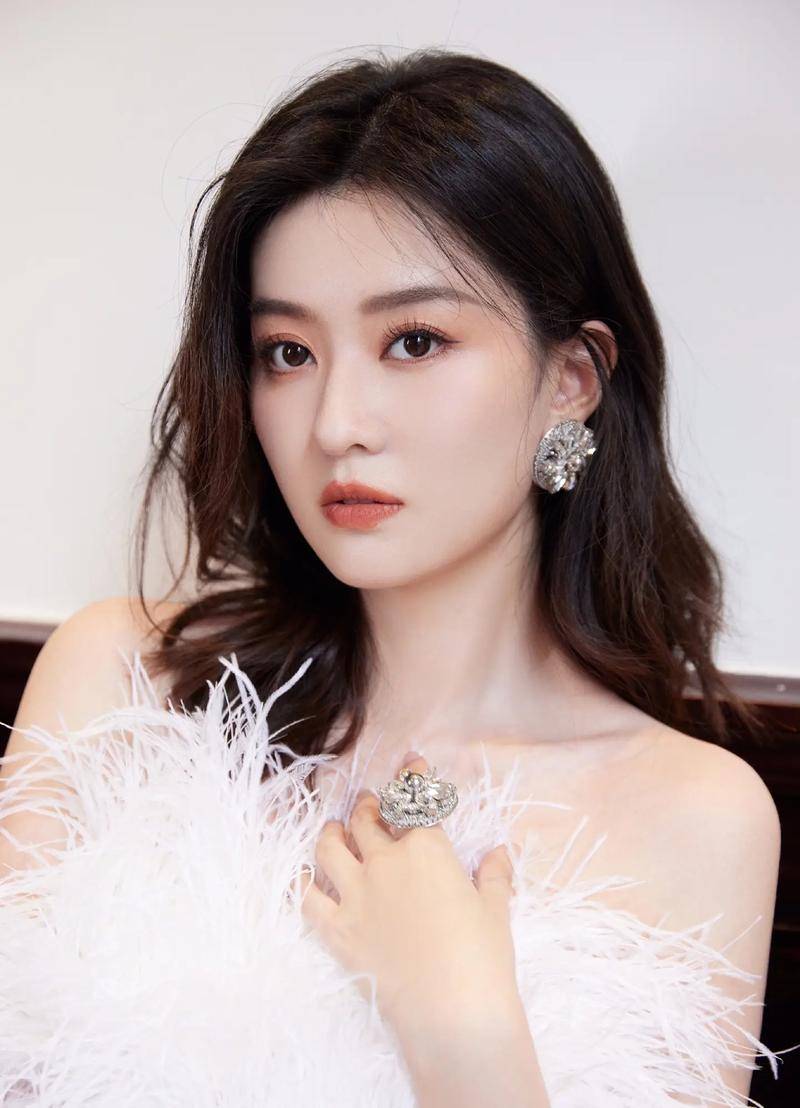 天呐！乔欣这波操作太秀了，500亿豪门？秘密结婚？这是要上天！