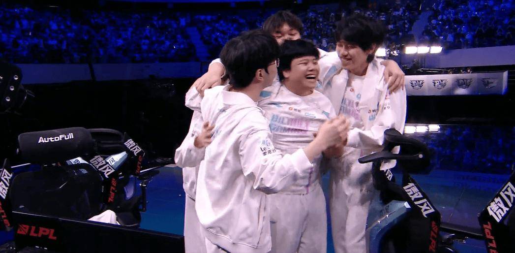 BLG 3:2 TES！《英雄联盟》2025 LPL 总冠军诞生