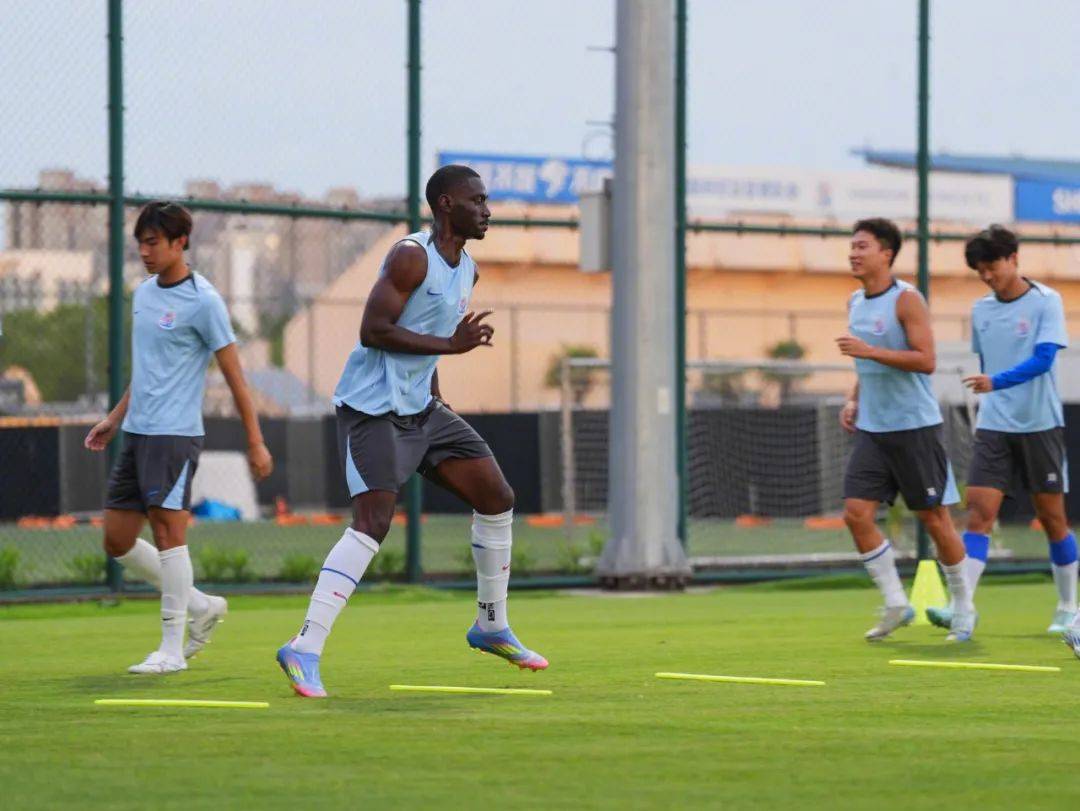 应对中超榜首大战，斯卢茨基，出招！