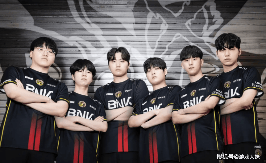 又一位LOL选手被处罚，比赛中暂停蹲坑，赛后被罚300万