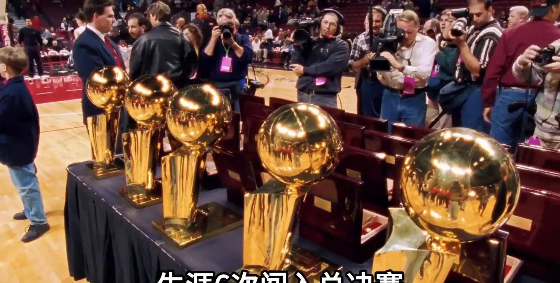 场均30.1分+9次最佳防守阵容！乔丹统治赛场，退役复出影响经济！